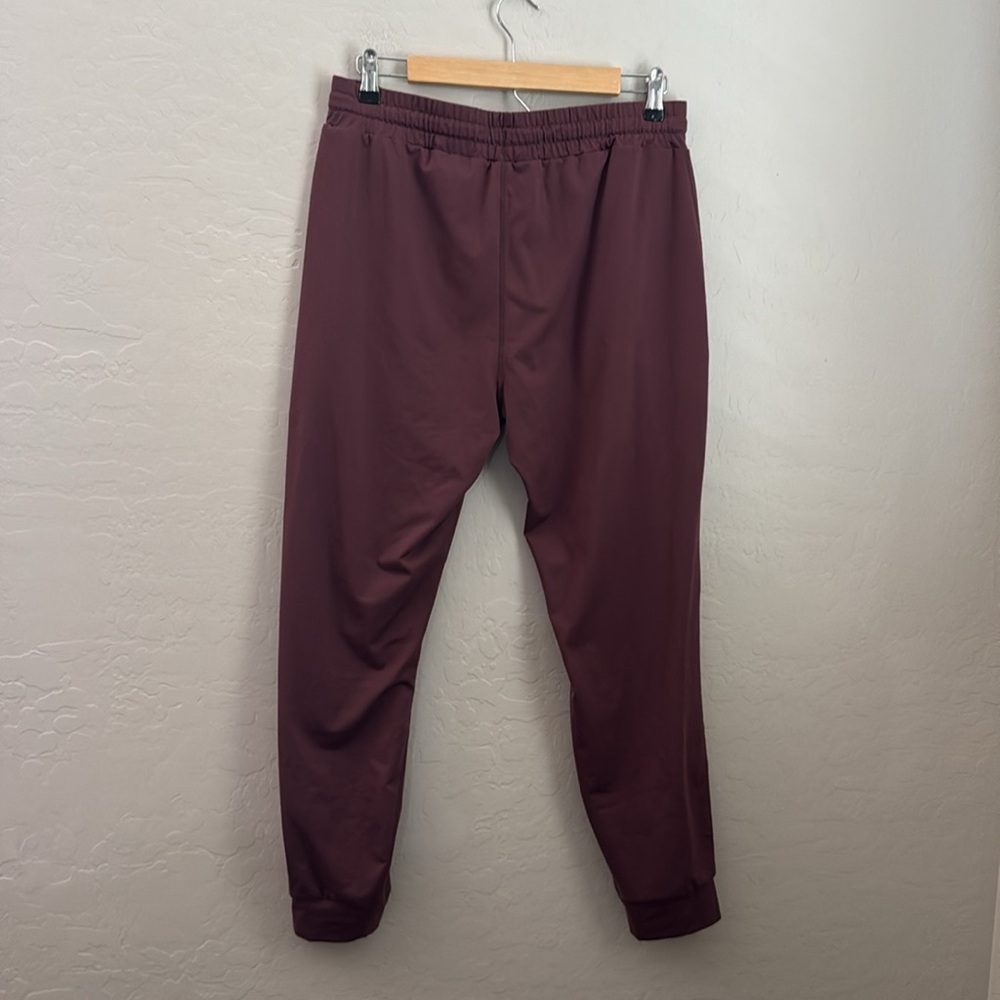 Vuori Sunday Performance Joggers in Fig, Size Large - Picture 5 of 5